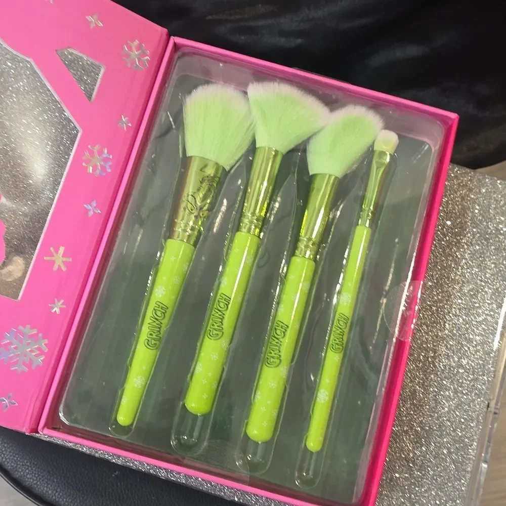 Taste Beauty X Grinch Makeup Brush‎ Set